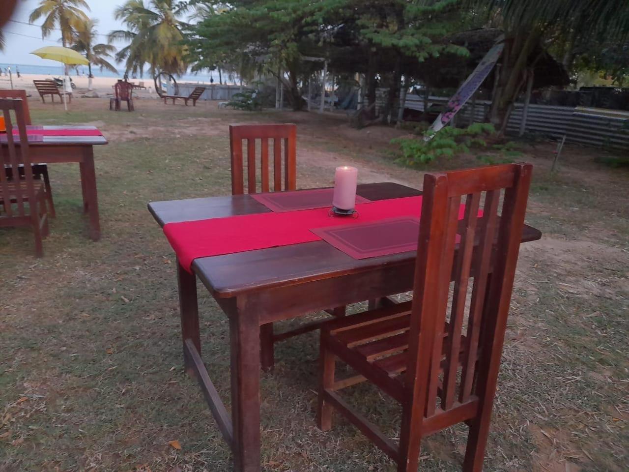 Baden Beach Hotel Kalkudah  Exterior foto