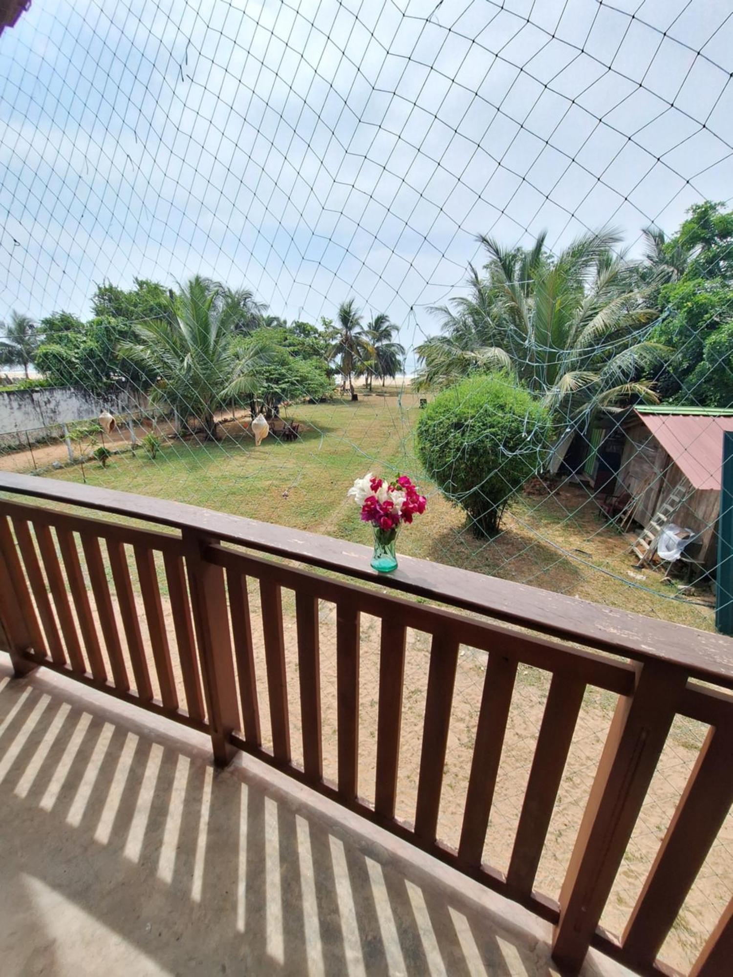 Baden Beach Hotel Kalkudah  Exterior foto